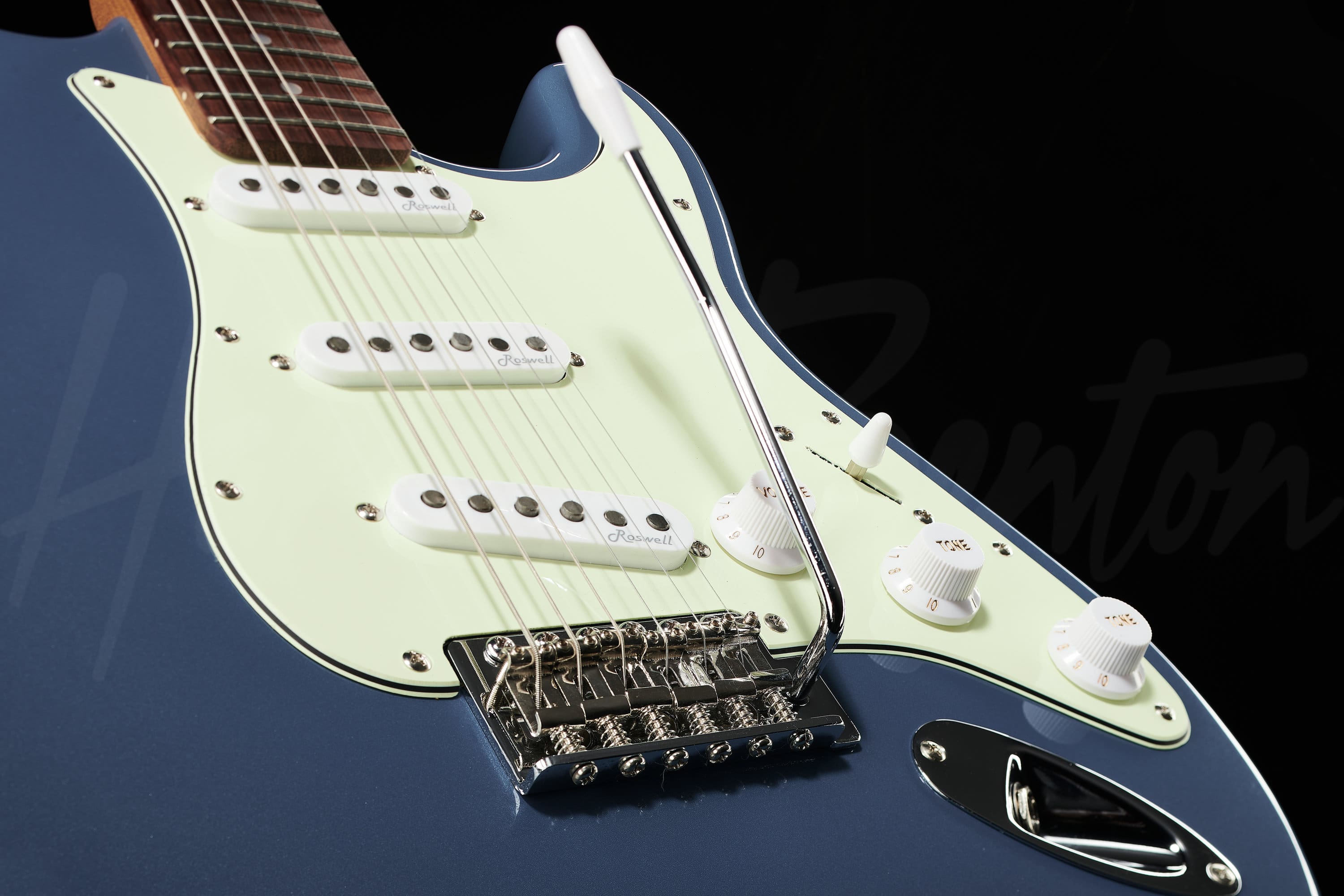 ST-62CC RW Lake Placid Blue - Harley Benton