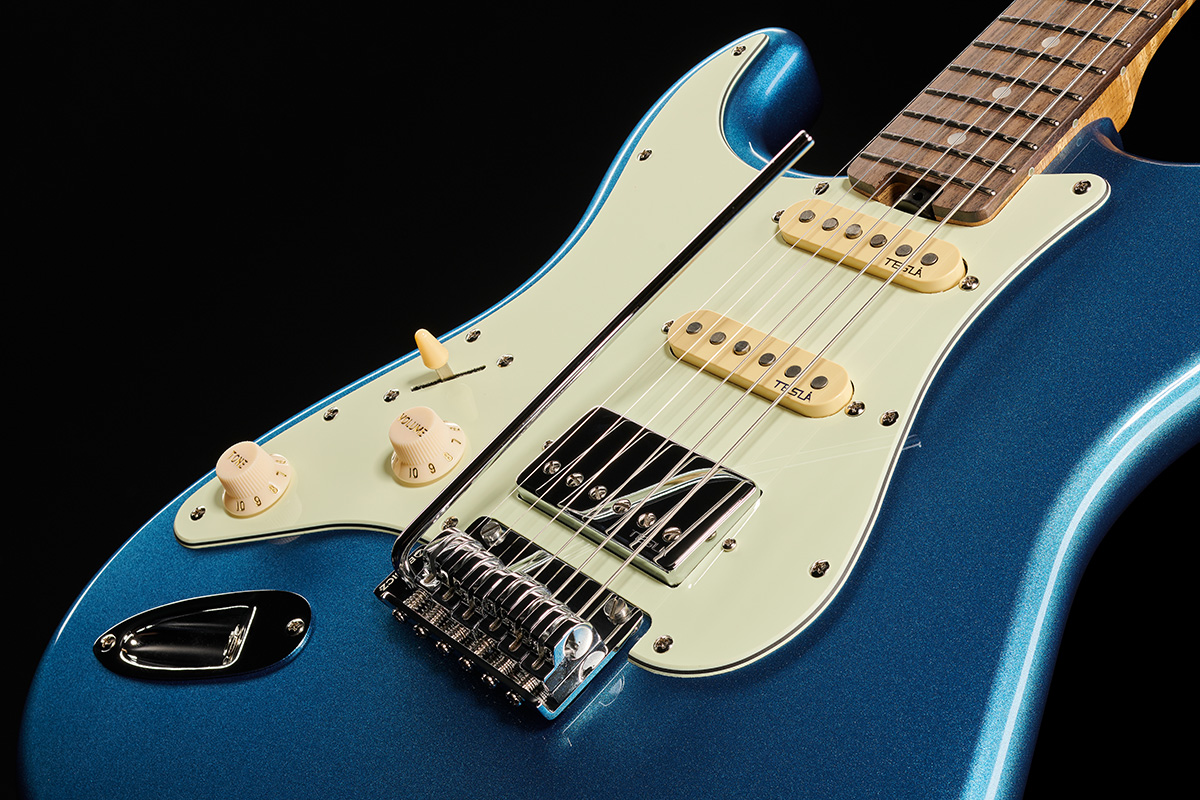 ST-Modern Plus HSS LH Lake Placid Blue