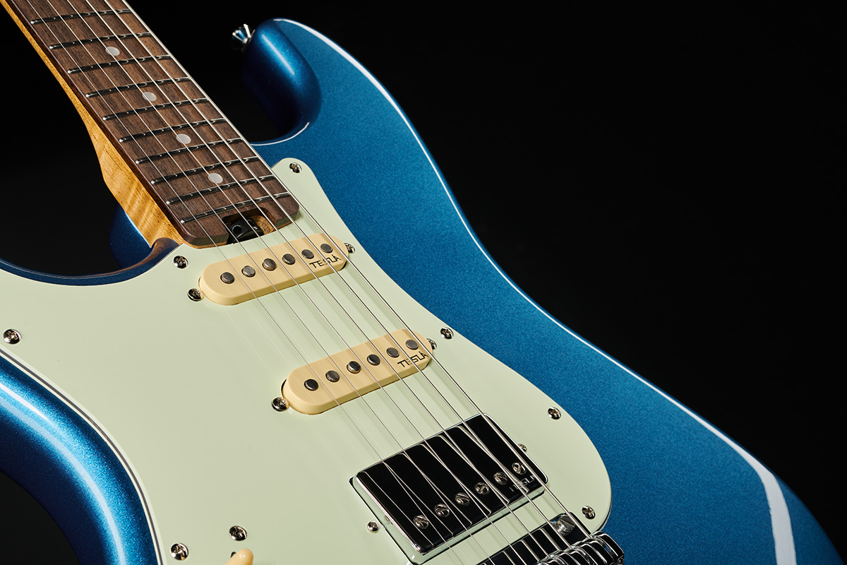 ST-Modern Plus HSS LH Lake Placid Blue
