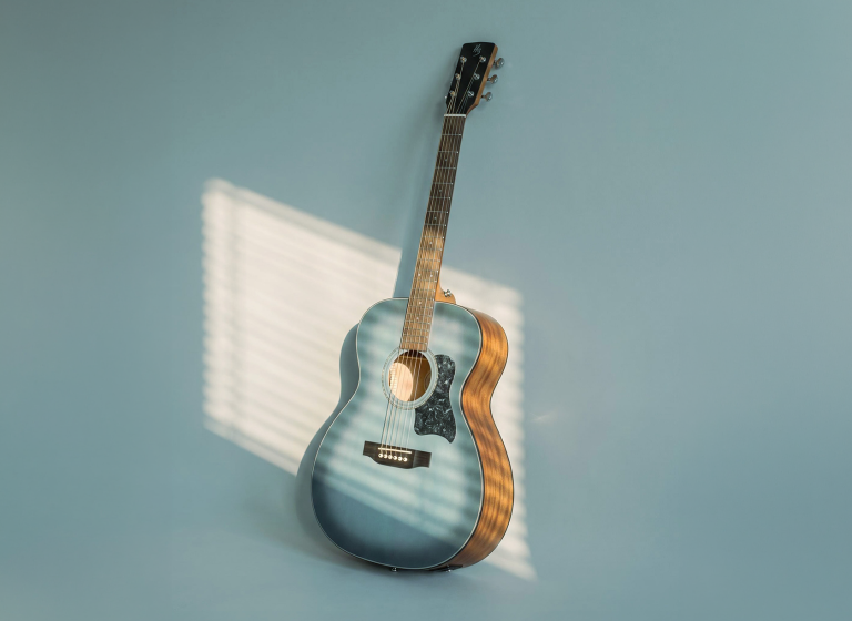CLO-65SE Slate Blue: A Beautiful Blue Orchestra-Body Acoustic Guitar