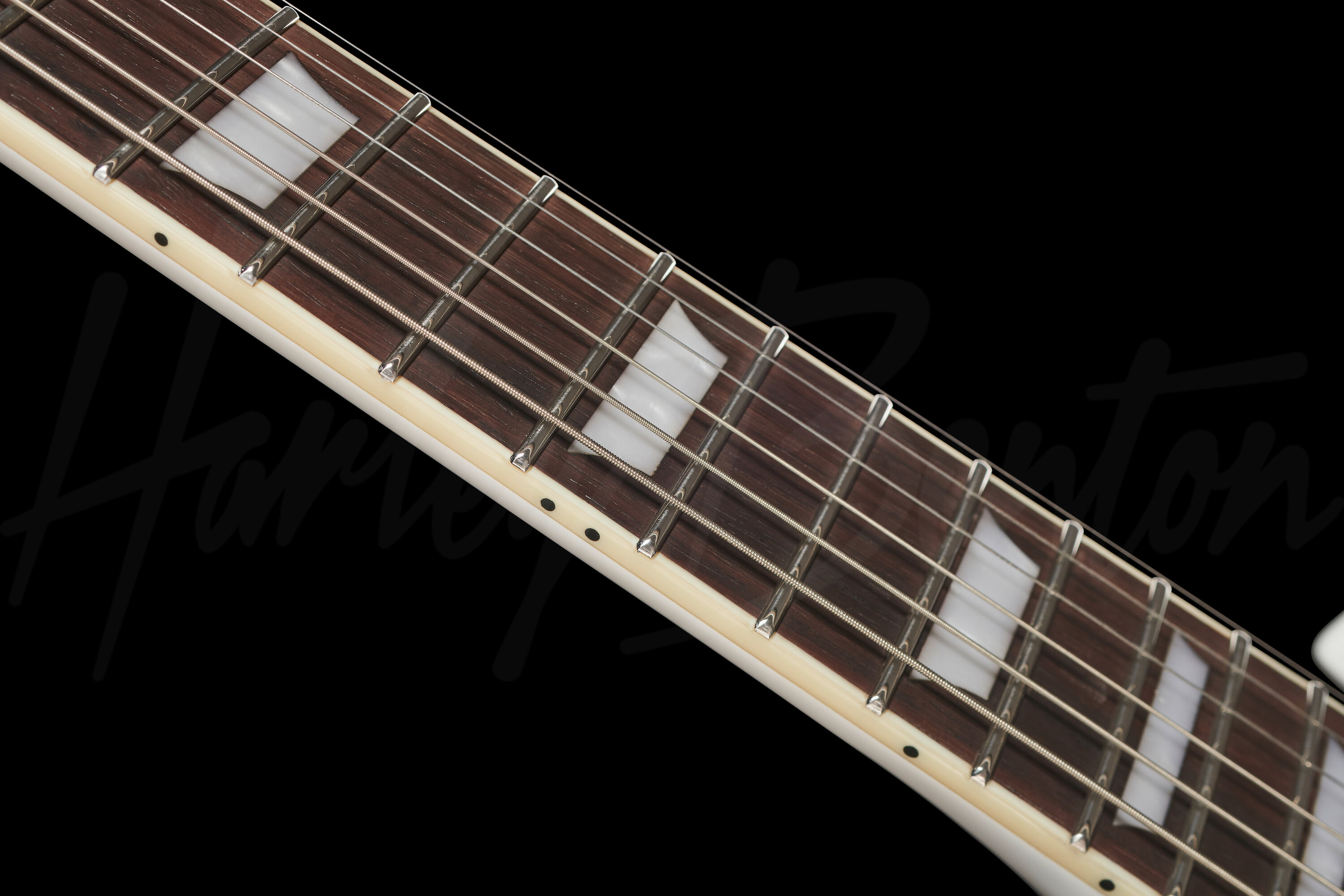 DC-Custom II White