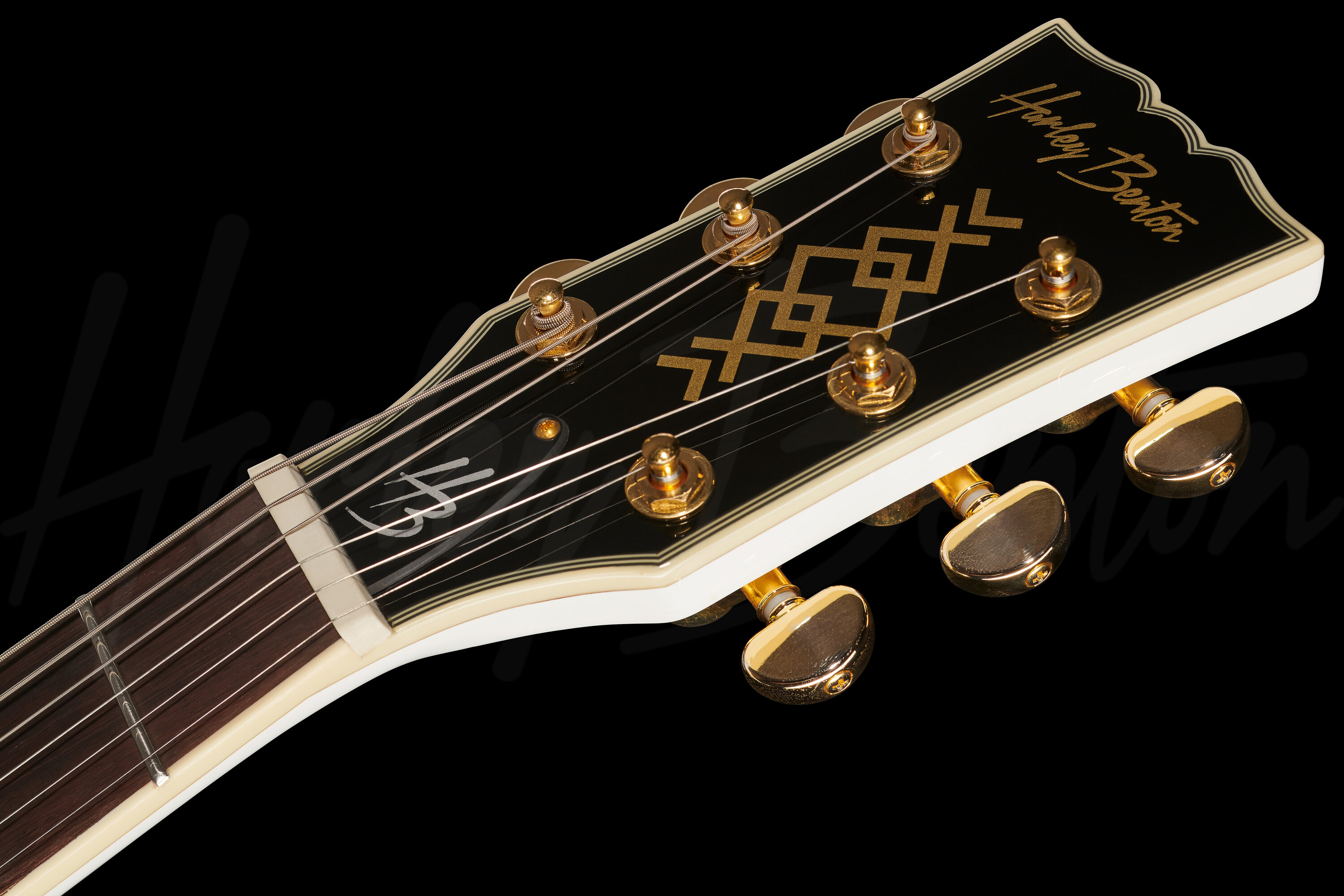DC-Custom II White