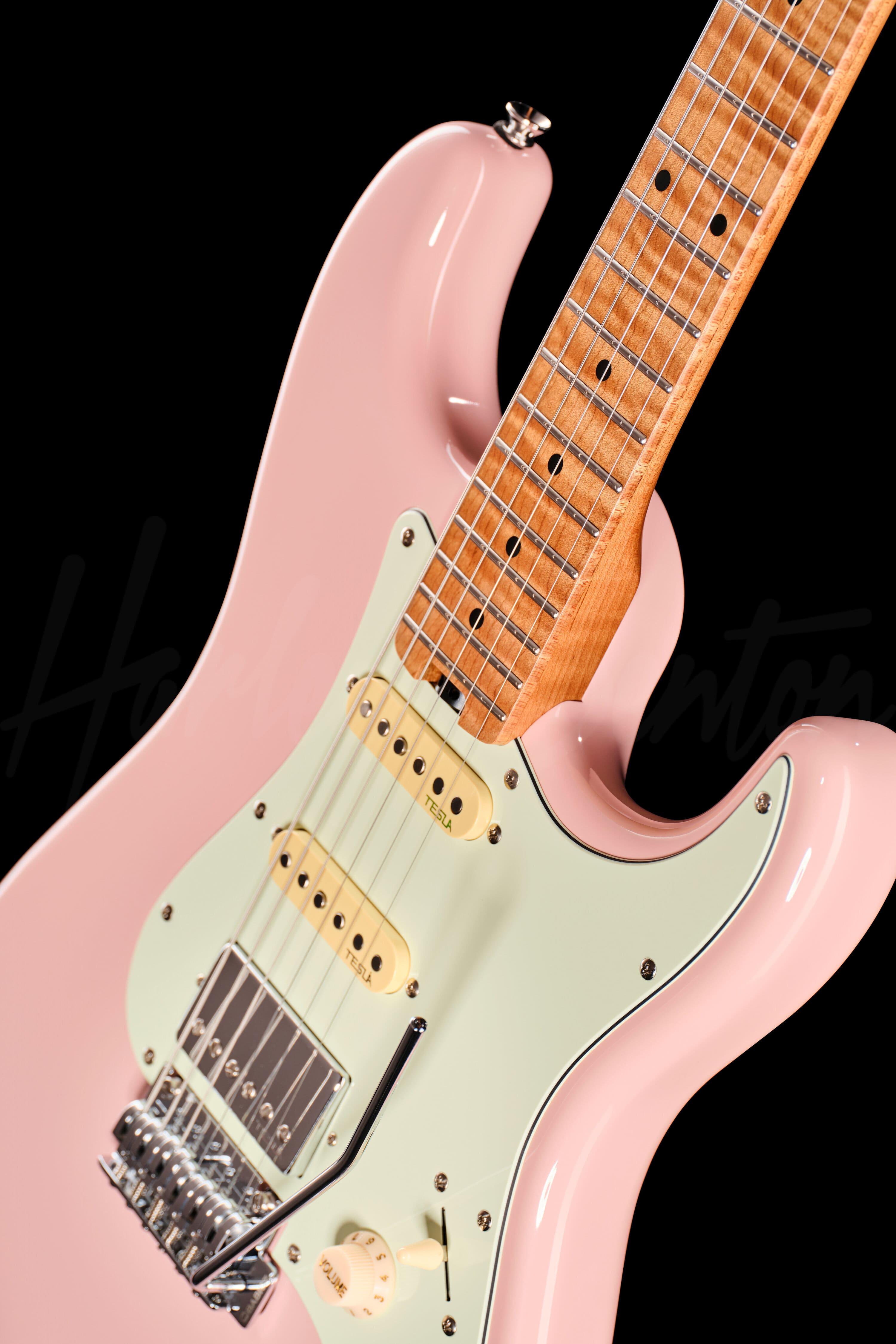 ST-Modern Plus MN HSS Shell Pink - Harley Benton