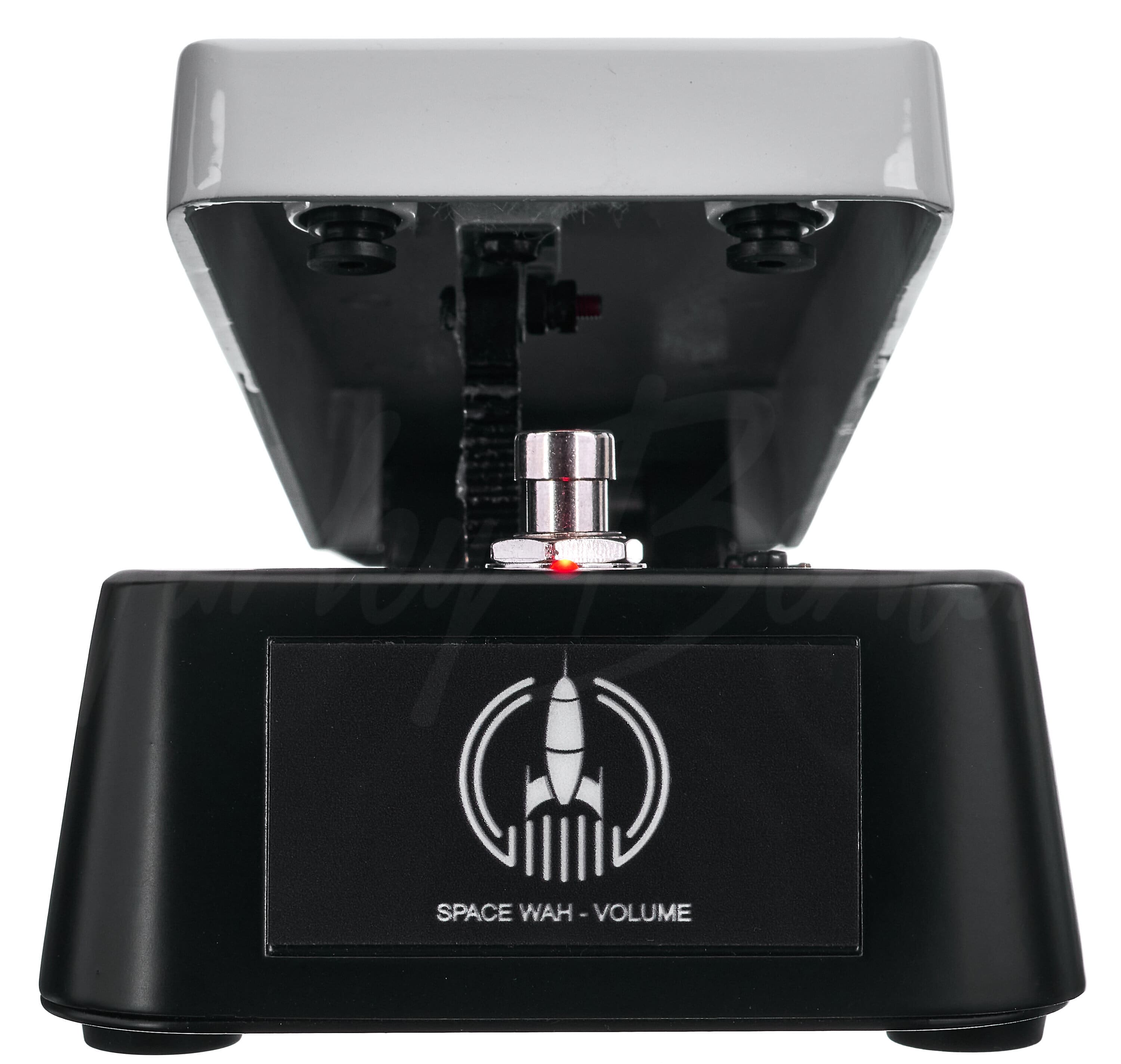 Harley Benton Space: tre pedali per wah, volume e boost